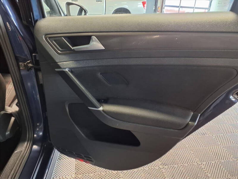 2018 Volkswagen Golf GTI S