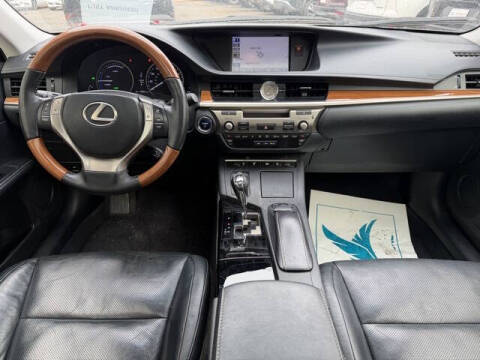 2013 Lexus ES 300h