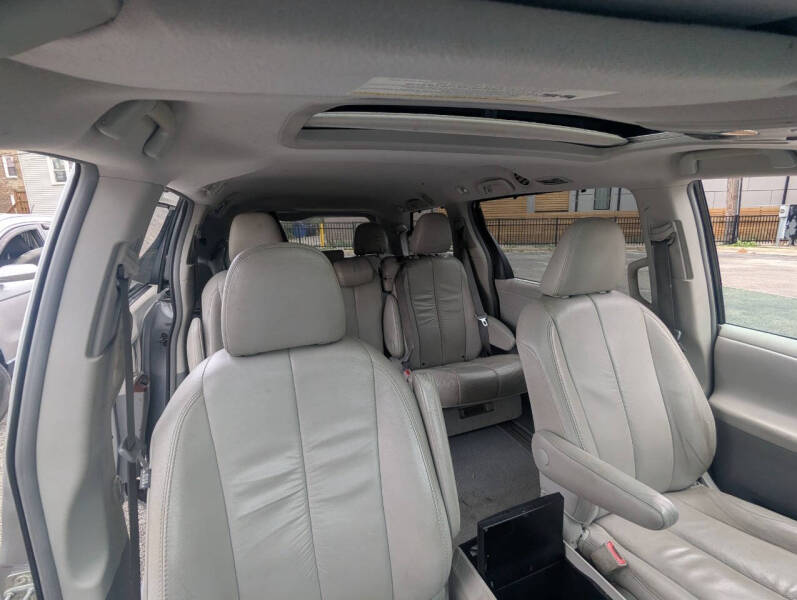 2011 Toyota Sienna XLE 8-Passenger