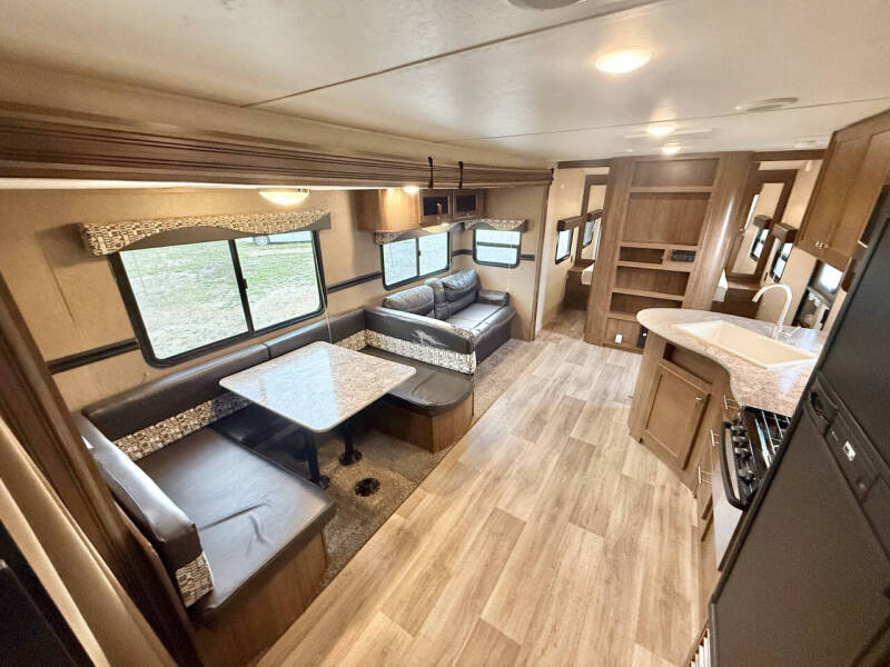 2017 Coleman 2405BH
