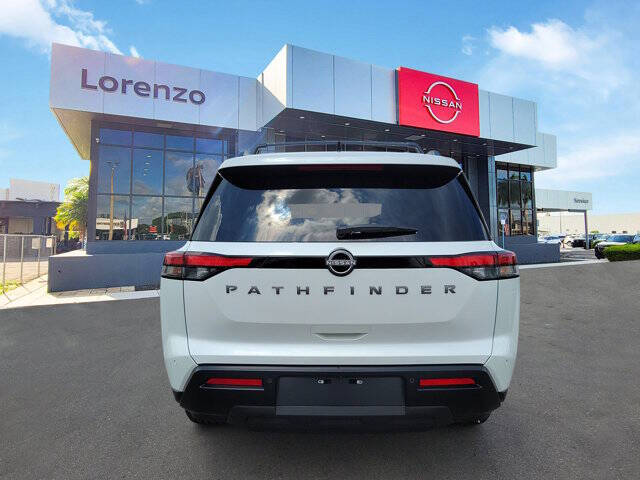 2026 Nissan Pathfinder SV