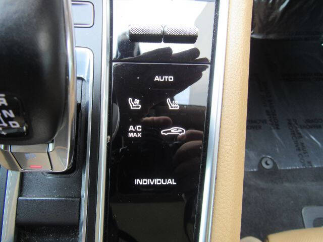 2019 Porsche Panamera 4