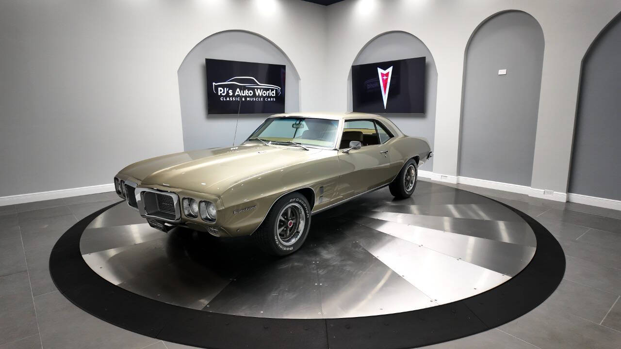 1969 Pontiac Firebird 34