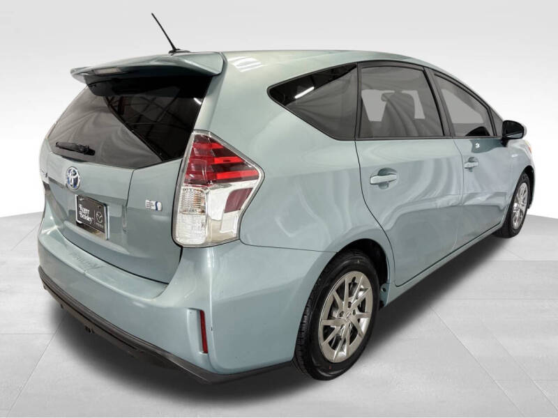 2016 Toyota Prius v