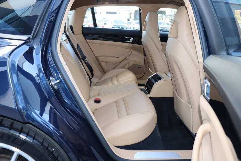 2018 Porsche Panamera 4 Sport Turismo