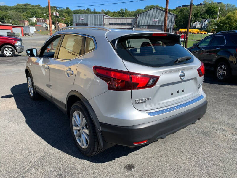 2017 Nissan Rogue Sport SV