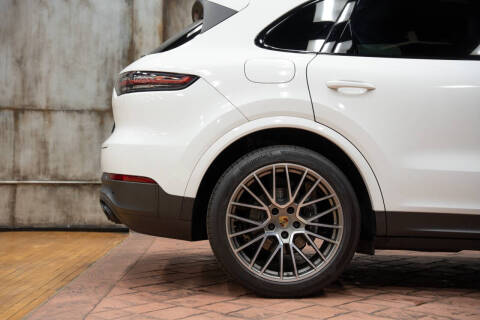2022 Porsche Cayenne Platinum Edition