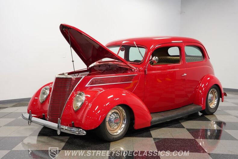1937 Ford Tudor