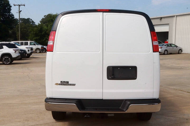 2026 Chevrolet Express 2500