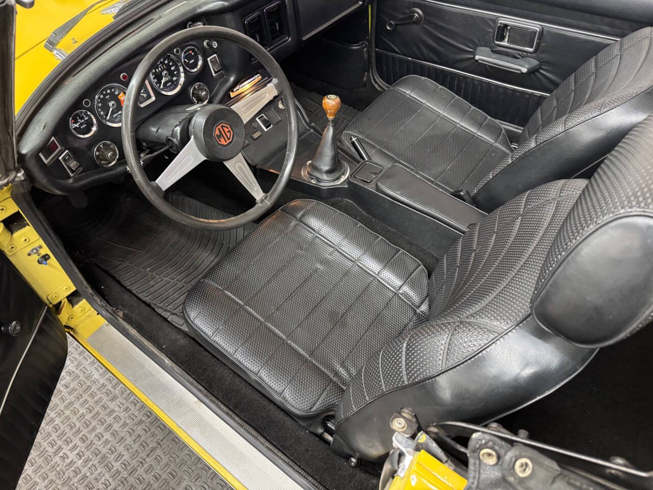 1974 MG MGB 15