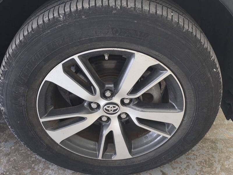 2017 Toyota RAV4 XLE