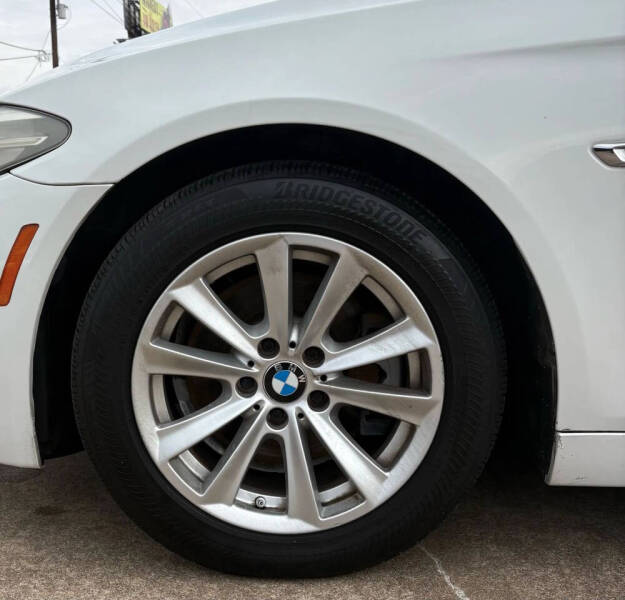 2015 BMW 5 Series 528i