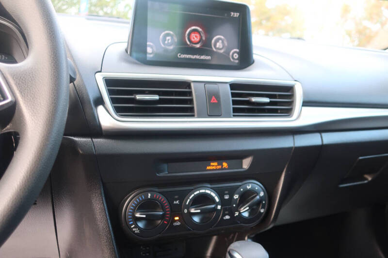 2018 Mazda MAZDA3 Sport