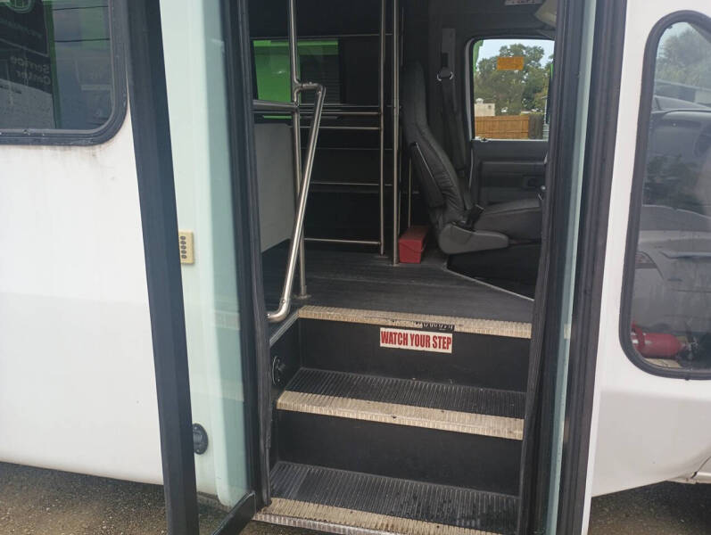 2017 Ford E-Series E-350 SD