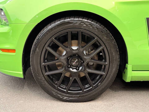 2013 Ford Mustang V6