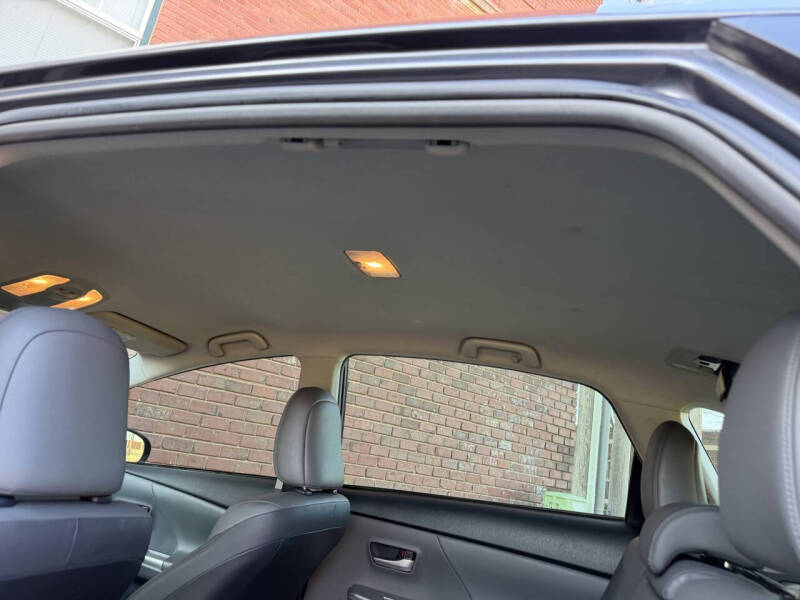 2013 Toyota Prius v Five