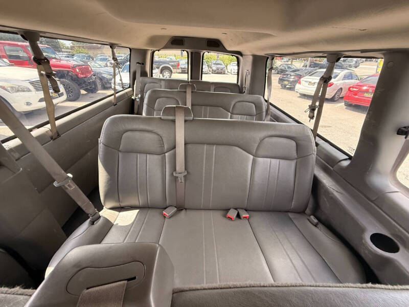 2017 GMC Savana LS 3500