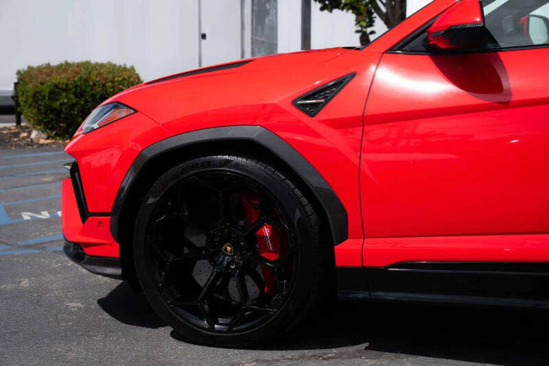 2024 Lamborghini Urus Performante