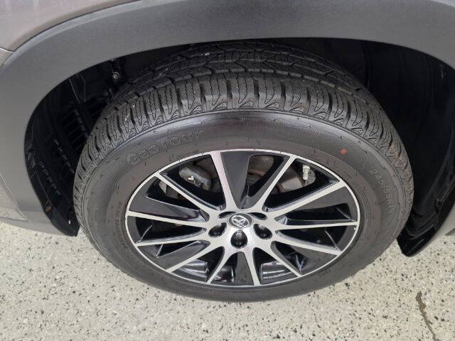 2017 Toyota Highlander SE