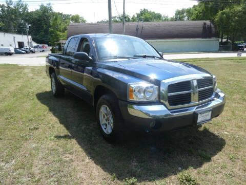 2005 Dodge Dakota for sale at Triangle Auto Sales in Elgin IL