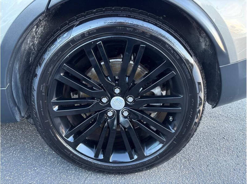 2017 Land Rover Discovery First Edition