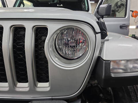 2022 Jeep Gladiator Overland