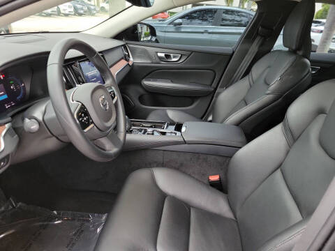 2024 Volvo S60 Recharge T8 Plus Dark Theme