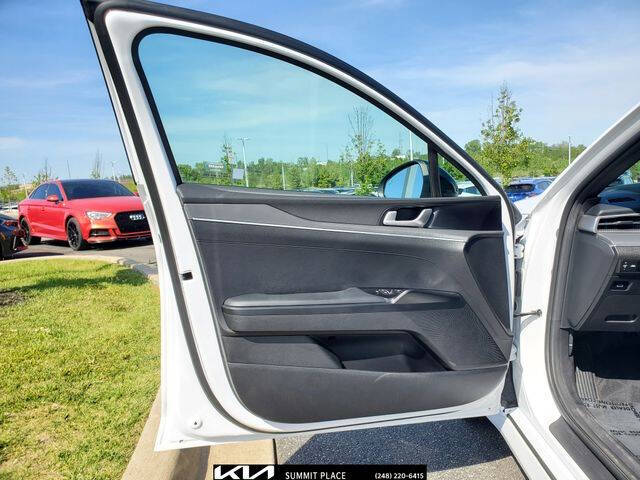 2023 Kia K5