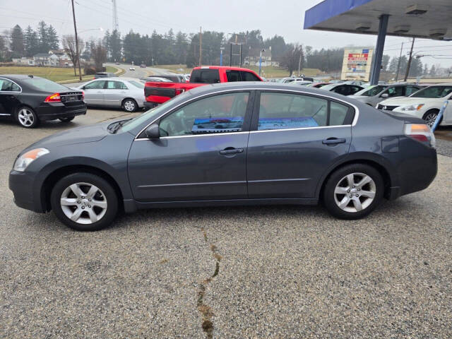 2007 Nissan Altima for sale at QUEENSGATE AUTO SALES in York, PA