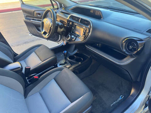 2019 Toyota Prius c L