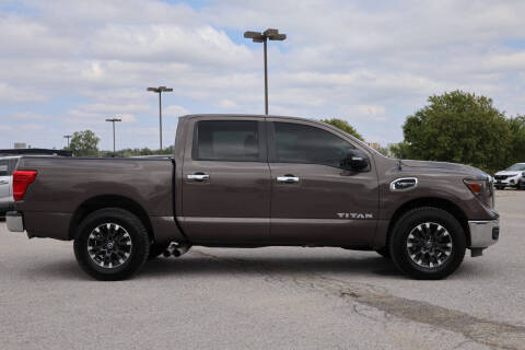 2017 Nissan Titan SV