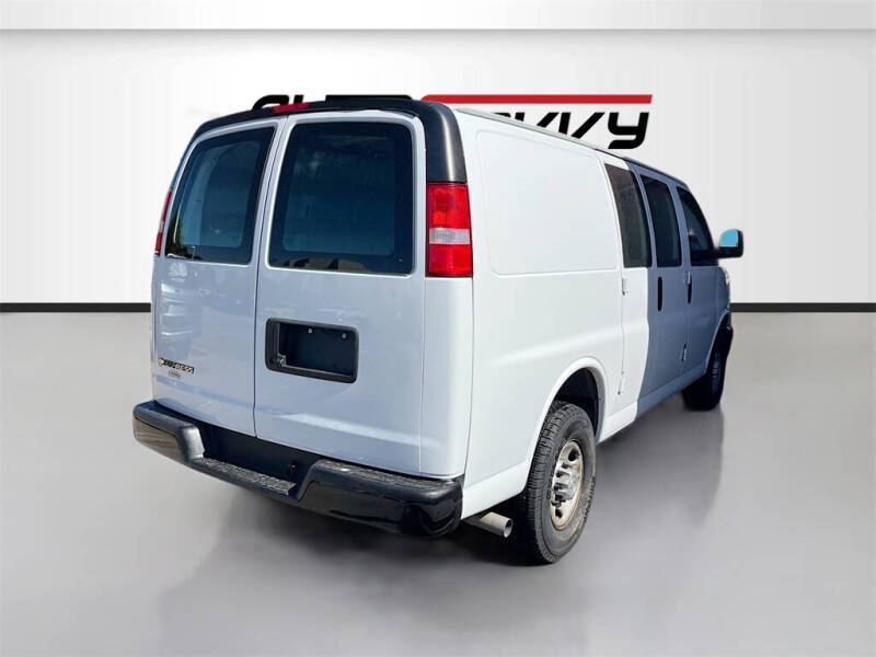 2022 Chevrolet Express 2500