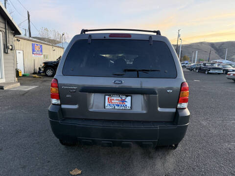2005 Ford Escape XLT
