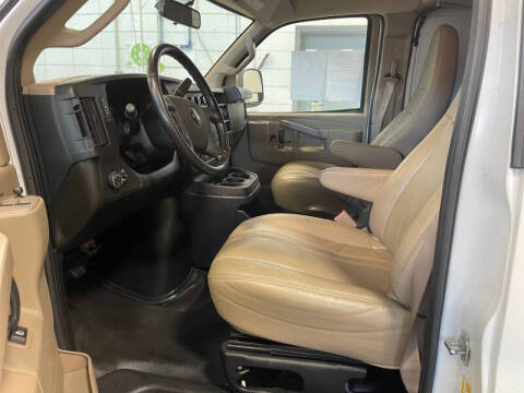 2023 Chevrolet Express 2500