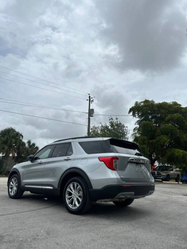 2024 Ford Explorer XLT