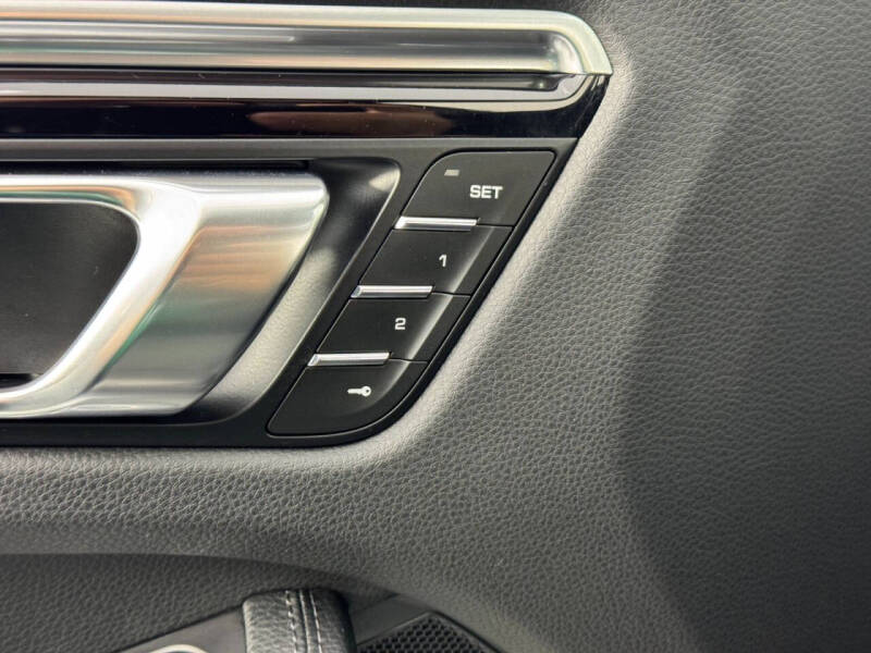 2023 Porsche Macan