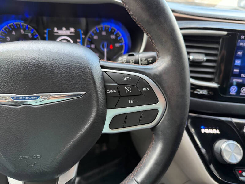 2017 Chrysler Pacifica Touring-L