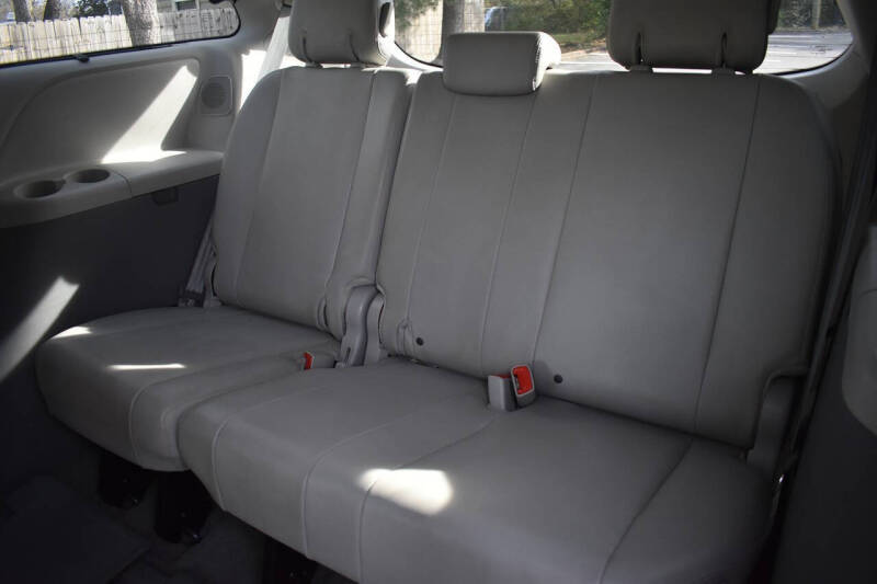2014 Toyota Sienna Limited 7-Passenger
