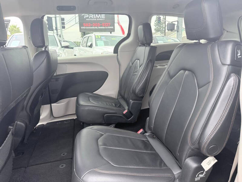 2017 Chrysler Pacifica Touring-L