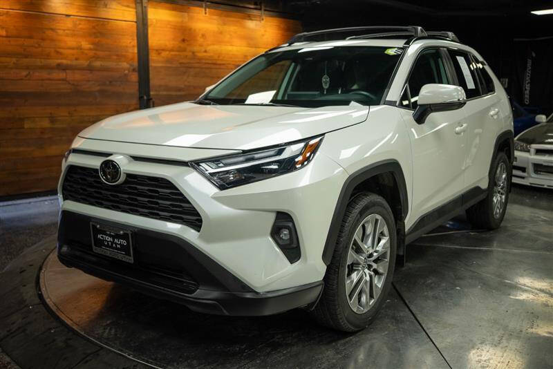 2022 Toyota RAV4 XLE Premium