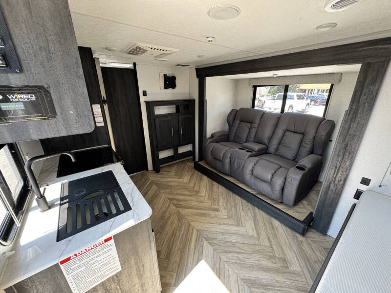 2022 Forest River Ozark 2700TH