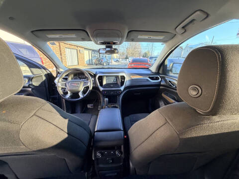 2017 GMC Acadia SLE-2
