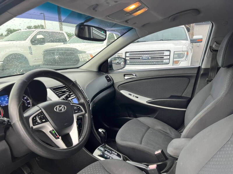 2013 Hyundai Accent SE
