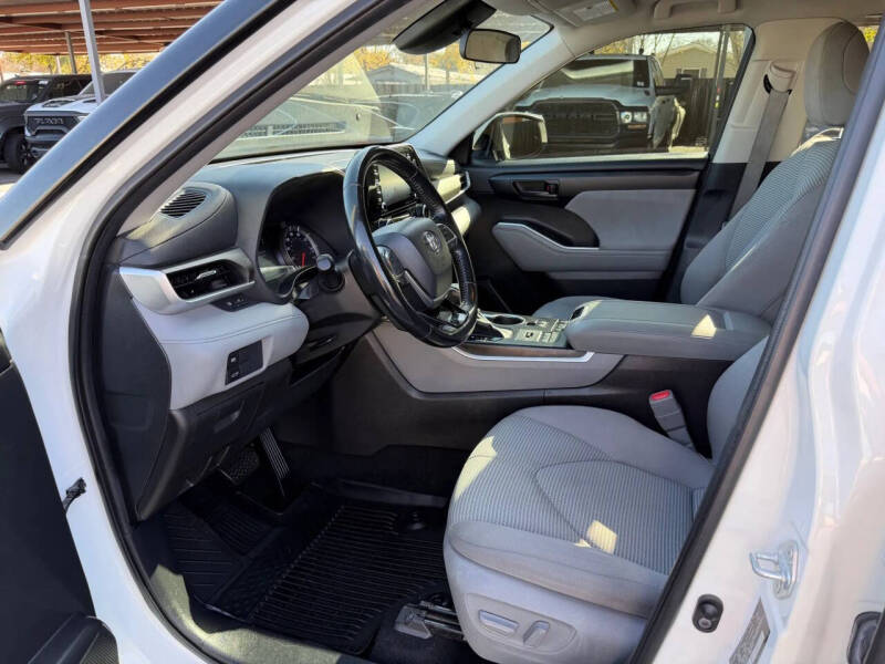 2021 Toyota Highlander LE