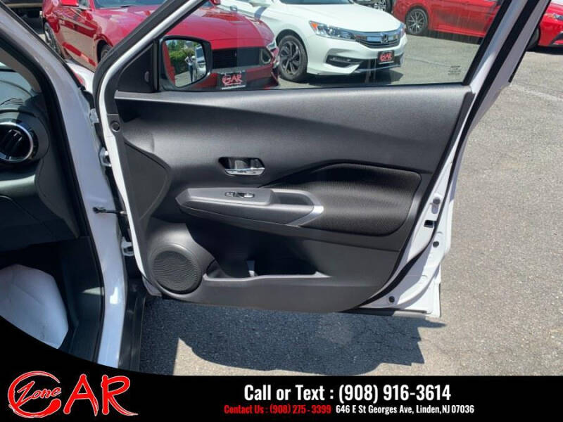 2022 Nissan Kicks SV