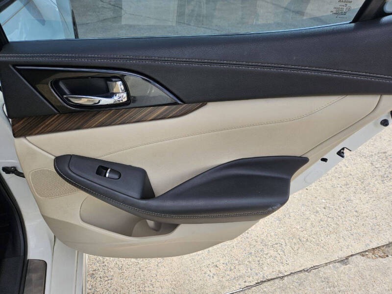 2016 Nissan Maxima Platinum