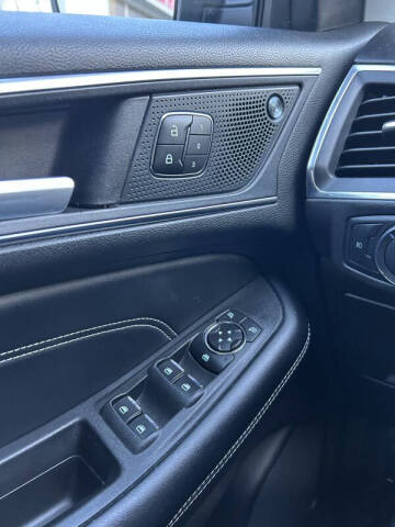 2022 Ford Edge Titanium
