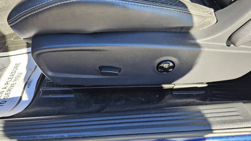 2013 Dodge Challenger SXT Plus