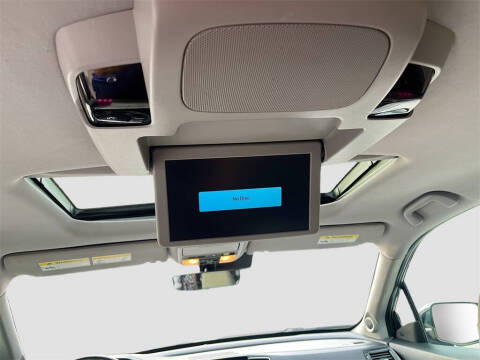 2021 Honda Pilot Touring w/Rear Captain's Chairs