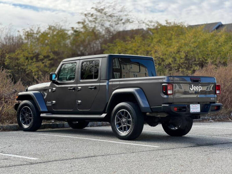 2022 Jeep Gladiator Overland